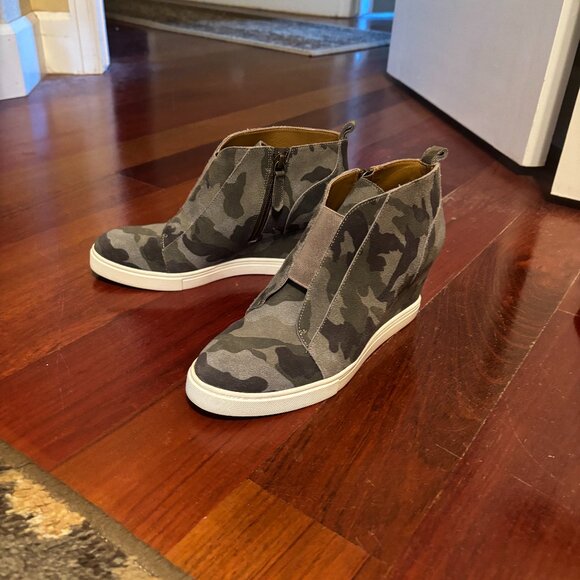 Linea Paolo Wedge Ankle Booties - Picture 1 of 6